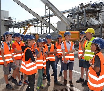 "Technik-Checker" bei der Verbundausbildung FUCHS Europoles/Pfleiderer, Neumarkt